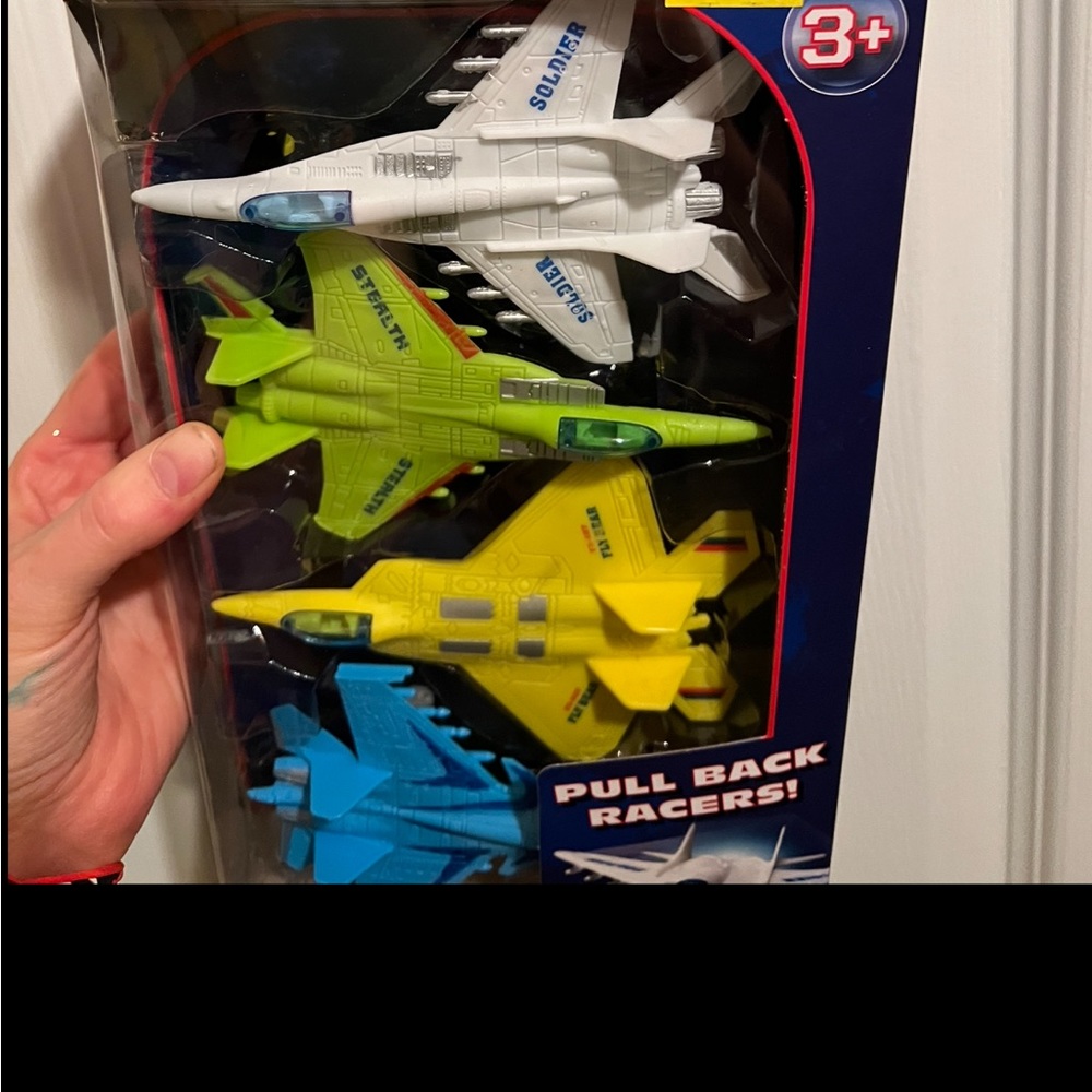 New pull back toy planes